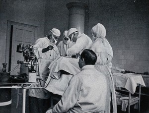 view Paul Zweifel performing a gynaecological operation. Process print, 1922.