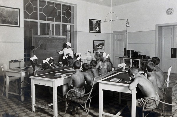 University Children's Hospital, Vienna: children learning mathematics in the hospital school. Photograph, 1921.