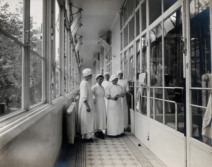 University Children's Hospital, Vienna: nurses in the Heubner section for infectious diseases. Photograph, 1921.