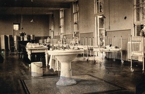 view St Marylebone Infirmary, London: children's ward. Photograph, c. 1930.