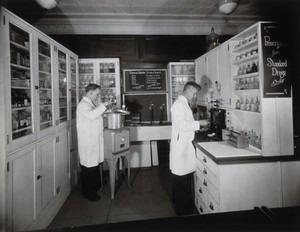 view Philadelphia College of Pharmacy and Science: students preparing medicine. Photograph, c. 1933.