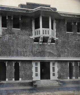 Lady Hardinge Medical College and Hospital, Delhi: the entrance to the college from inside. Photograph, 1921.