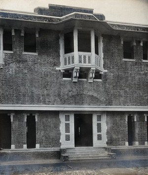 view Lady Hardinge Medical College and Hospital, Delhi: the entrance to the college from inside. Photograph, 1921.