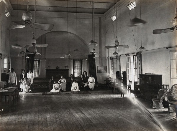 Lady Hardinge Medical College and Hospital, Delhi: recreation room for students. Photograph, 1921.