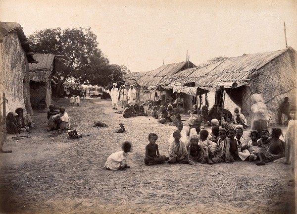 People living in the town of Dhobi Ghat, during bubonic plague outbreak, Karachi, India. Photograph, 1897.