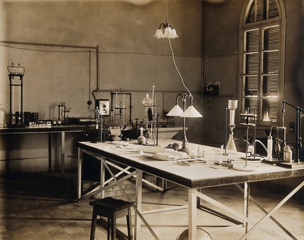 Wellcome Tropical Research Laboratories, Khartoum: laboratory used for sterilisation. Photograph, c. 1920.
