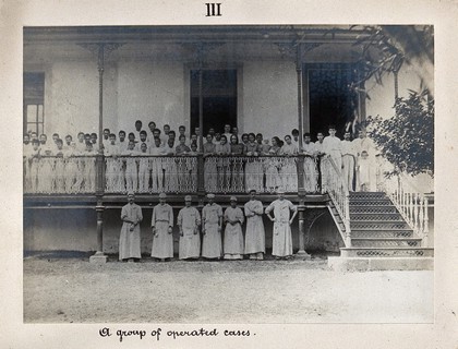 Seamen's Hospital for infectious diseases in Jurujuba, Rio de Janeiro; a group of post-operative plague patients on the hospital balcony. Photograph, 1904/1911.