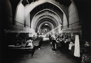 view Hospital de la Santa Cruz, Barcelona: ward of San Pedro. Photograph, ca.1900.