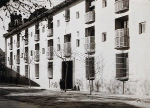 view Hospital Civil de Oliver, Gandia: exterior. Photograph, ca.1900.