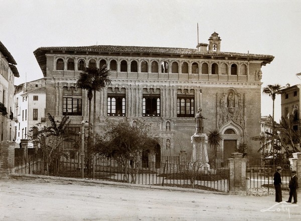 Hospital Civil, Jativa: exterior. Photograph, ca.1900.