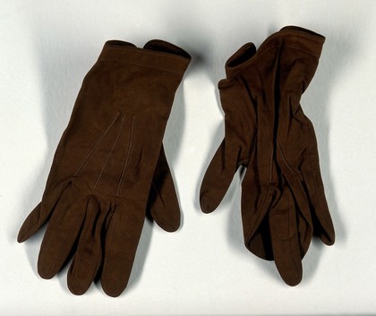 The last gloves of Albert Dastre. Gloves, 1917.