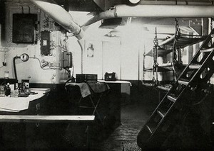 view World War One: the H.M.S. Barham: the medical station. Photograph, 1914/1918.