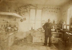 view A French chemist in his laboratory. Photograph, 1880/1890.