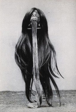 A shrunken head. Photograph, 19--.