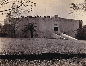 view Bombay (Mumbai): a Parsee (Parsi) "Tower of silence" where the bodies of the dead are exposed to vultures. Photograph.