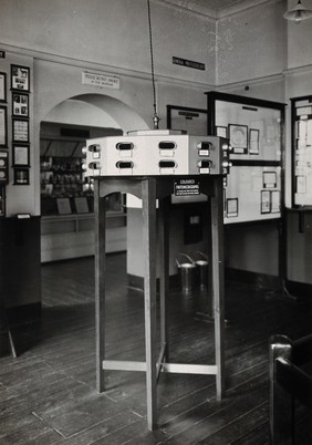 The Wellcome Building, Euston Road, London: a device for viewing photomicrographs in the Wellcome Museum of Medical Science. Photograph.