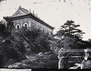 view Yiheyuan (New Imperial Summer Palace), Peking: Zhihuihai temple, at Wanshoushan. Photograph, 1981, from a negative by John Thomson, 1871.