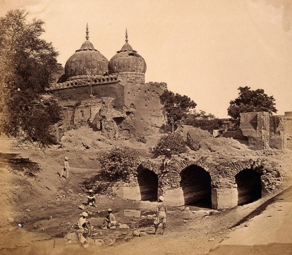 India: a ruined mosque near the 'Cusom House' battery. Photograph by F. Beato, c. 1858.