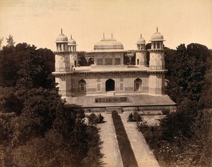 view Itmad-ud-Daulah's mausoleum, Agra, India. Photograph, ca. 1900.