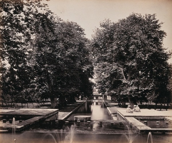Shalimar, Kashmir: small fountains at the top of a weir. Photograph by Samuel Bourne.