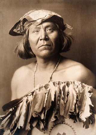 Go-Shona or Yo-Shona. Photograph by Edward S. Curtis, 1903.