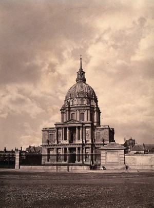 view Hôtel Les Invalides, Paris, France. Photograph by H.-C. Plaut.