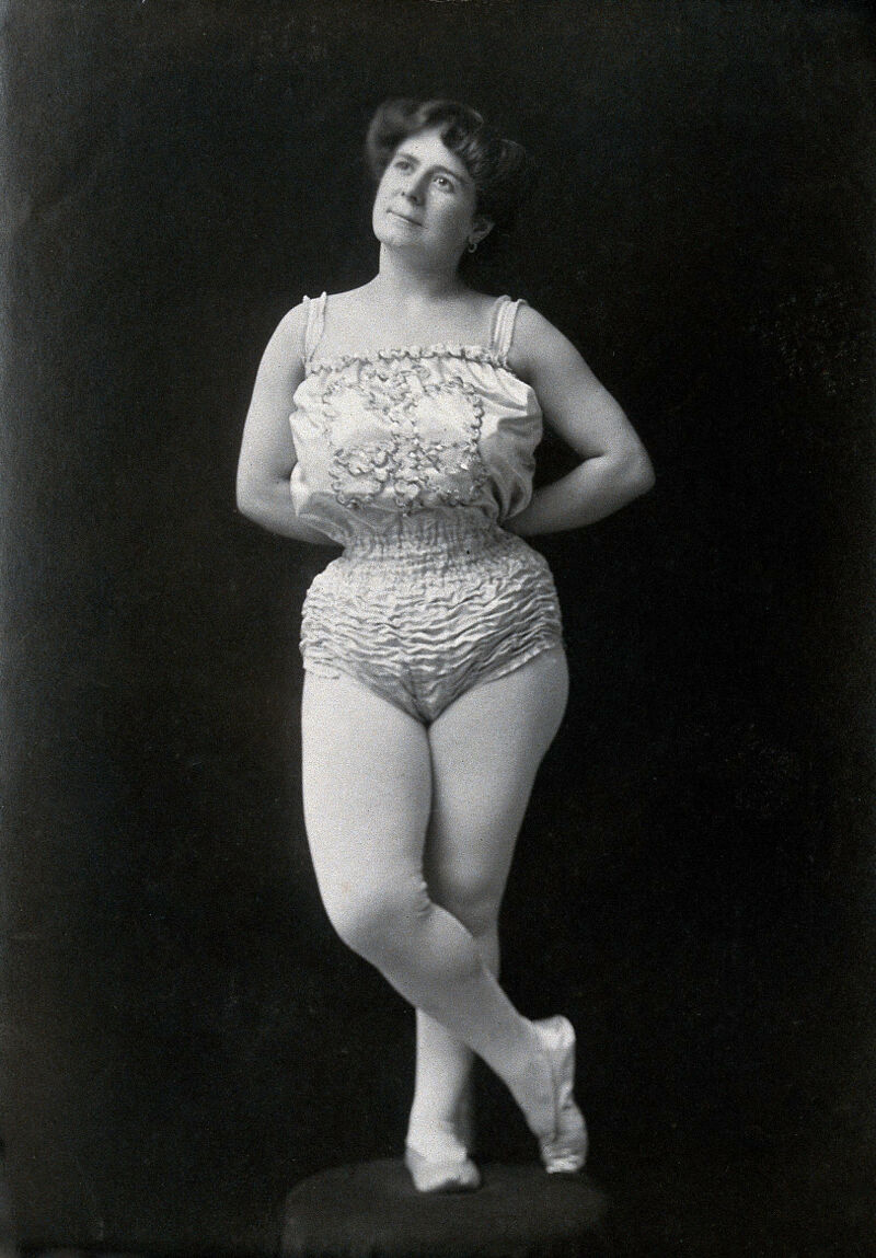 965 Women In Leotards And Tights Stock Photos, High-Res Pictures, and  Images - Getty Images