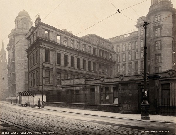 Glasgow Royal Infirmary, Scotland: the Lister Building in course of demolition. Photograph, 1924.