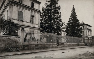 view Rennes, France: the Hôtel Dieu. Photographic postcard, ca. 1910.