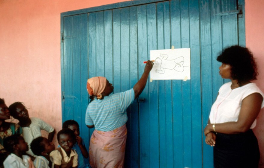 Demonstration on recognising dehydration in children, Ghana