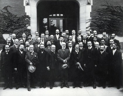 Psychologists and psychiatrists. Photograph.