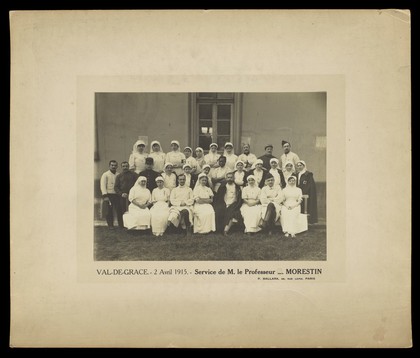 H. Morestin and the staff of Val-de-Grace. Photograph by P. Ballara, 1915.