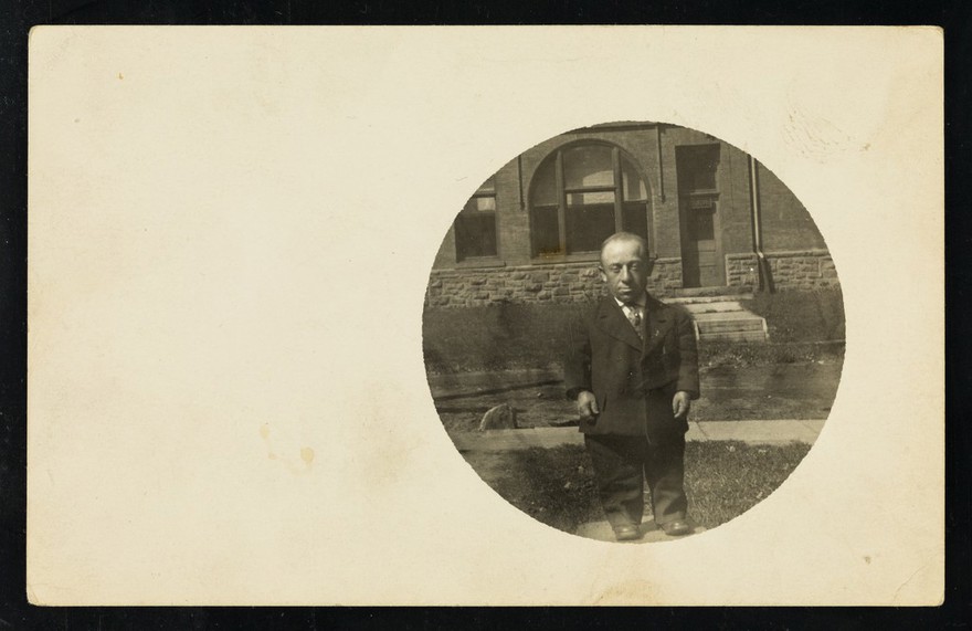 [Major Page : age 28 years, height 26 inches].