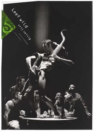 A naked man holding two small crocodiles stands on a drinks table surrounded by male spectators with the message 'Wild living. Safe sex'; advertising the AIDS Information Line in Amsterdam. Colour lithograph by Hans Verschuuren for the Stuurgroep AIDSpreventie Homo's and Buro GVO Amsterdam, 1991.