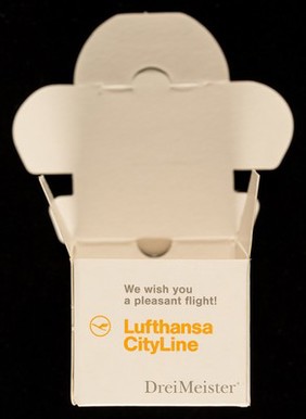 Finest chocolate truffle : wir wünschen ihnen einen guten Flug! / Lufthansa CityLine ; DreiMeister Spezialitäten Hans Schröder GmbH.