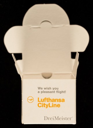 Finest chocolate truffle : wir wünschen ihnen einen guten Flug! / Lufthansa CityLine ; DreiMeister Spezialitäten Hans Schröder GmbH.
