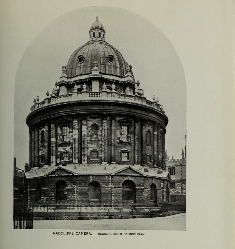 RADCLIFFE CAMERA. READING ROOM OF BODLEIAN.