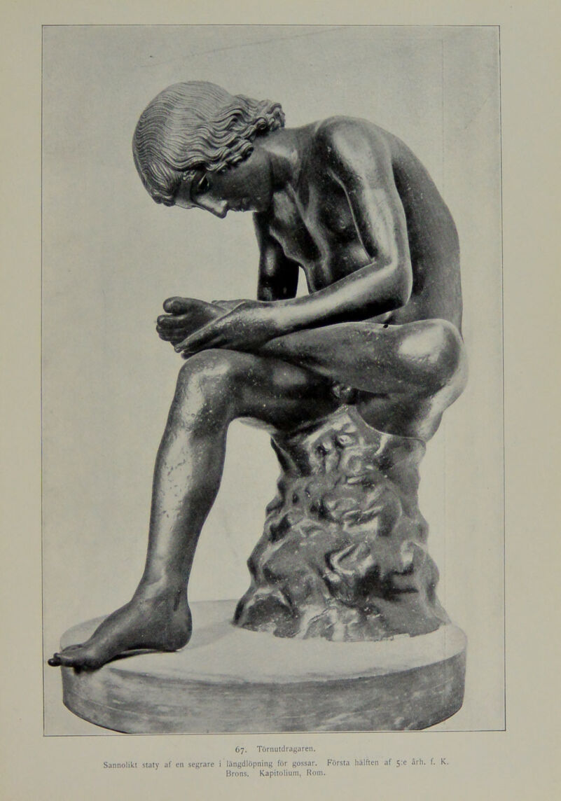 Sannolikt staty af en segrare i längdlöpning för gossar. Första hälften af 5:e ärh. f. K Brons. Kapitoliutn, Rom.