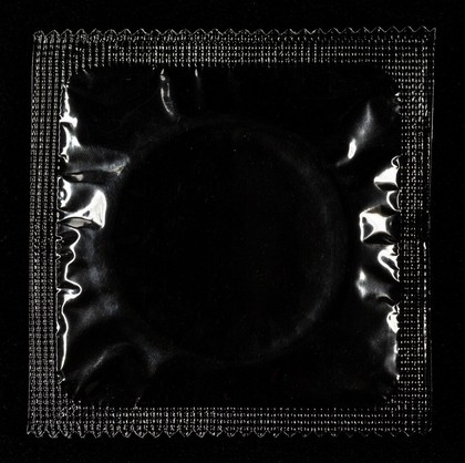 Condomi Red Ribbon / Condomi GmbH, Köln.