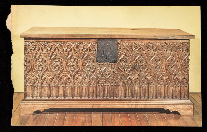 Carved chest. Northern Italy. XVth centry.