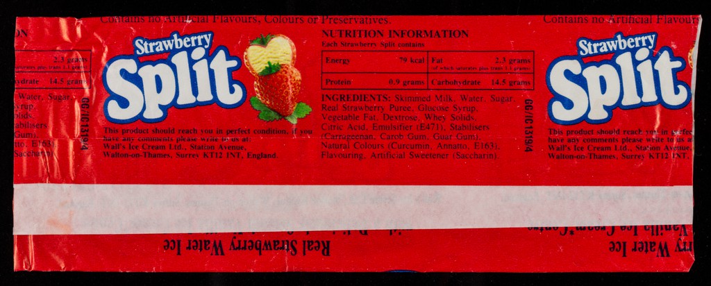 Strawberry Split : real strawberry water ice with a deliciously smooth vanilla ice cream centre / Wall's Ice Cream Ltd.