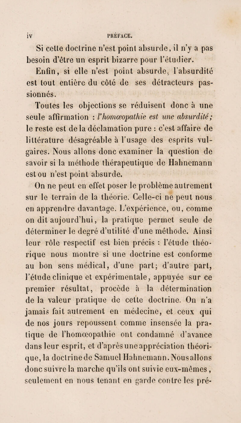 50. — Pouls, 76 pulsations, crachats de couleur ci- trine, aérés, filants, peu abondants, légère obscurité du son en dedans de l’épine, un peu de souffle à l’ex¬ piration. Les jours suivants la résolution s'achève ; le malade, après avoir complètement réparé ses forces, sort le 11 janvier 1849. ('Observation recueillie 'par M. Hutand.) XXXIe observation. — Pneumonie du côté droit. Le nommé Wach (François), âgé de trente-trois ans, tailleur, est entré à l'hôpital le 9 décembre 1848, salle Saint-Benjamin , n° 27. Malade depuis le 5 du même mois, il a d’abord éprouvé une douleur assez violente dans le côté droit, avec frisson, et une céphalalgie intense; une toux fré¬ quente le fatiguait beaucoup; il crachait, mais ce n'est que le 7 qu’il a remarqué du sang dans ses crachats. Il dit avoir perdu l’appétit immédiatement dès l’inva- sion de la maladie. Il se rendit trois fois et à pied au parvis Notre-Dame afin d’obtenir son admission dans les hôpitaux. Ce ne fut qu’à son quatrième voyage qu’il est parvenu à se faire admettre, et pendant tout ce temps la maladie s’aggravait de plus en plus. Le jour de son entrée à l’hôpital, voici les phénomènes qu’il présentait : C’est un garçon d'une assez bonne constitution ; la peau est chaude et couverte de sueurs; si on le fait asseoir dans son lit, il tremble beaucoup, il en est de même quand on le fait parler; la respiration est accé¬ lérée, il se plaint d'une vive douleur dans le côté droit