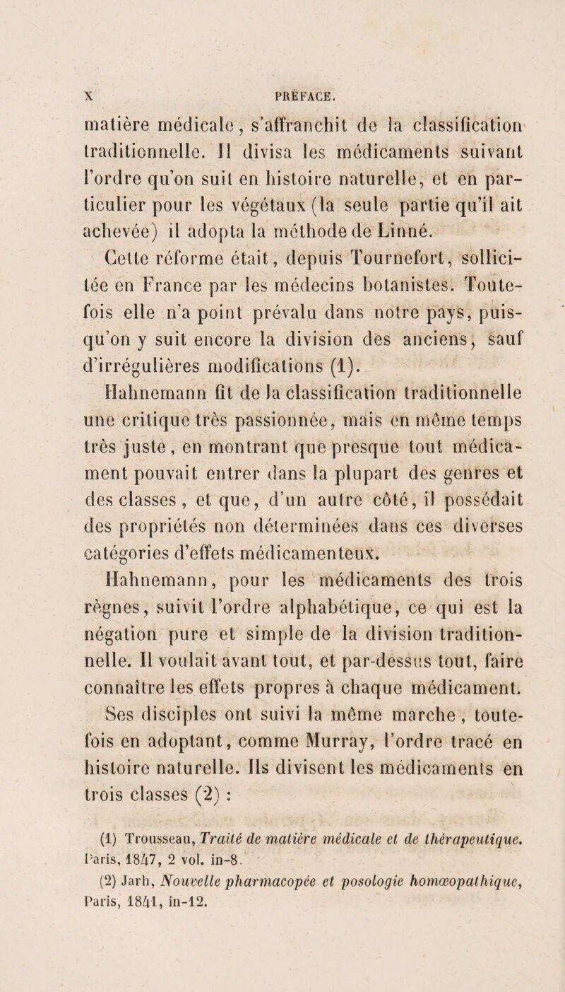 Pronostic lire de Pelât général, peu grave. Jnlep vc- ratrine (1), 5. Eau sucrée ordinaire ; alèzes chaudes. 29. — Réaction très vive, peau très chaude .partout; pouls plein, large, fréquent, 90. Sensation de chaleur interne; tête un peu lourde, douloureuse. Face colorée, les yeux sont toujours excavés. Langue blanche, humide, chaude; soif intense. Depuis hier soir il y a eu quatre vomissements d’un liquide clair, nuancé de matière verte. Trois selles parfaitement caractéris¬ tiques, grises, assez épaisses, avec grumeaux nom¬ breux : la dernière contient un peu de matière colo¬ rante bilieuse. Pas de miction. Le malade sent encore des crampes dans les mains et les pieds. Contre la réaction, julep aconit, 12, toutes les heures. Julep vératrine toutes les trois heures. 50. — Amélioration très grande : la chaleur de la peau est devenue plus douce, halilueuse; le pouls est souple, régulier, moins fréquent, 60. Le malade a reposé celle nuit. Physionomie bien meilleure, le vi¬ sage reprend de son expression habituelle, les yeux redeviennent saillants. La céphalalgie a disparu. Langue blanche, humide; soif modérée; il n'y a pas de douleurs d’estomac. Pas de vomissements ni de selles depuis la visite d’hier malin. Hier soir une mic¬ tion : le cours des urines est maintenant rétabli. Quel¬ ques sensations douloureuses dans les mains et les pieds hier soir; elles n’ont pas reparu. Appétit. Le malade, qui toussait depuis quelque temps avant (1) Nous employâmes chez plusieurs malades, au lieu de l’ellé¬ bore (veratrum), la vératrine à la troisième dilution ou au millio-