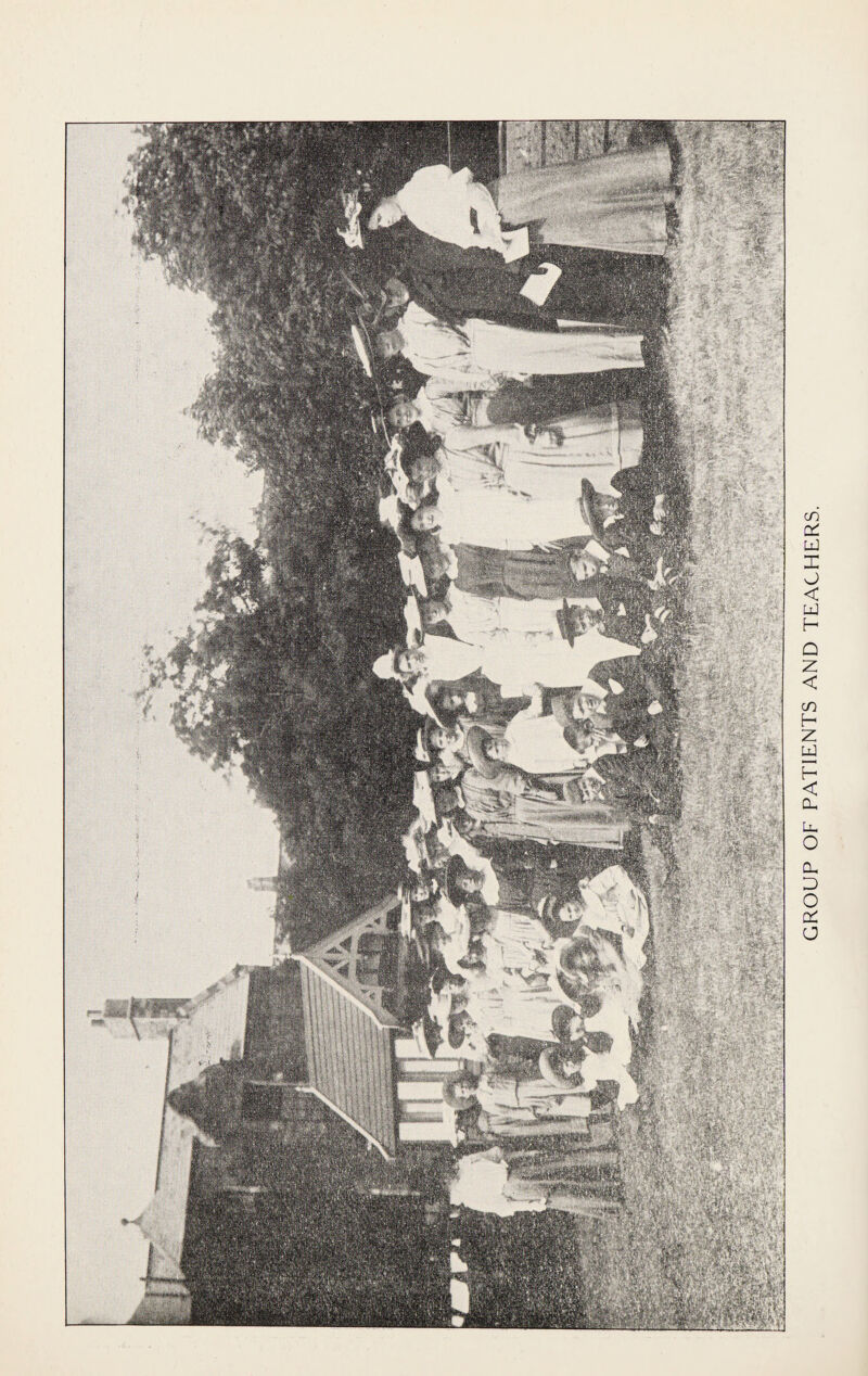 GROUP OF PATIENTS AND TEACHERS