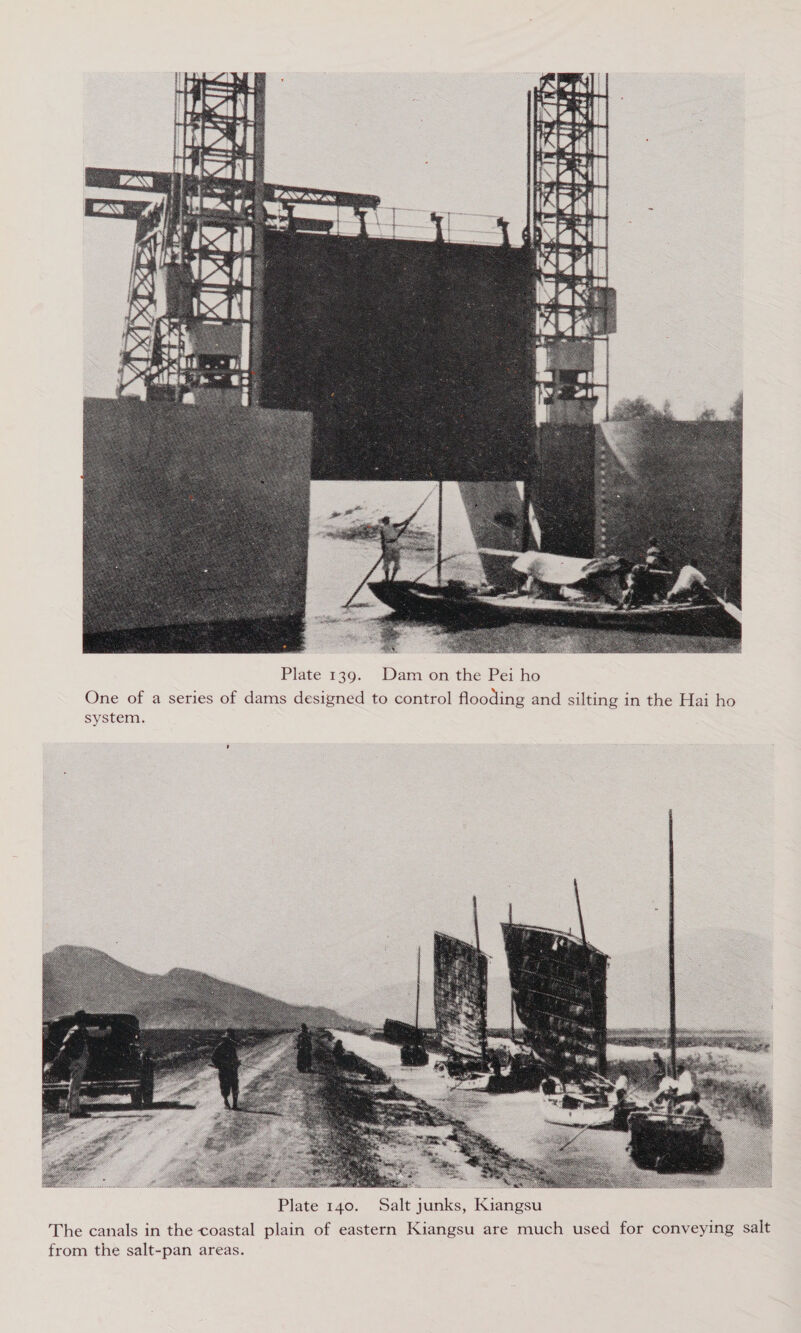   Plate 140. Salt junks, Kiangsu The canals in the coastal plain of eastern Kiangsu are much used for conveying salt from the salt-pan areas.