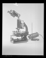 view Photographic image referenced as a "Reflecting Microscope"