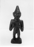 view M0000018: African wooden statue depicting a woman holding her breasts