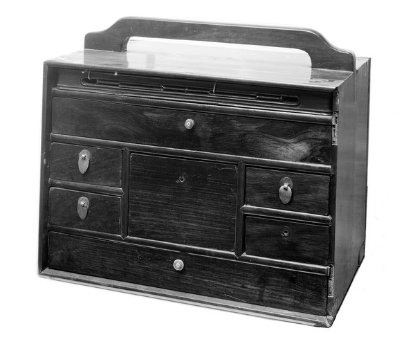 M0000160: Horatio Nelson's medicine chest.