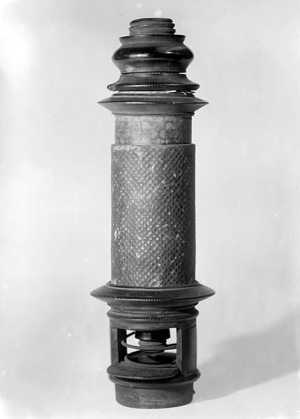 M0000204: Nachet collection: Nuremburg microscope
