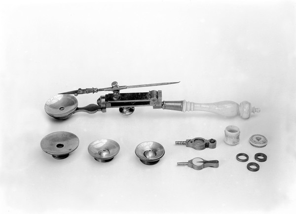 M0000239: Nachet collection: compass microscope